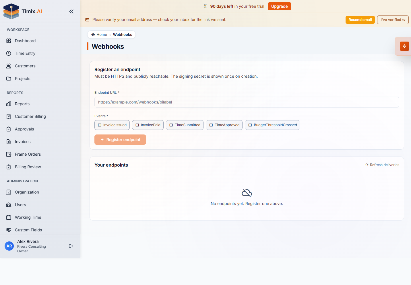 עמוד ה-Webhooks — רישום נקודת קצה HTTPS ובחירת אירועים